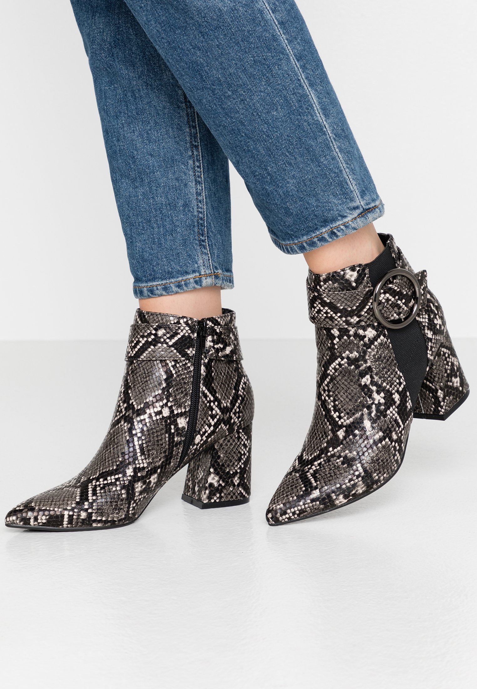 ankle-boots-damen-animal-print