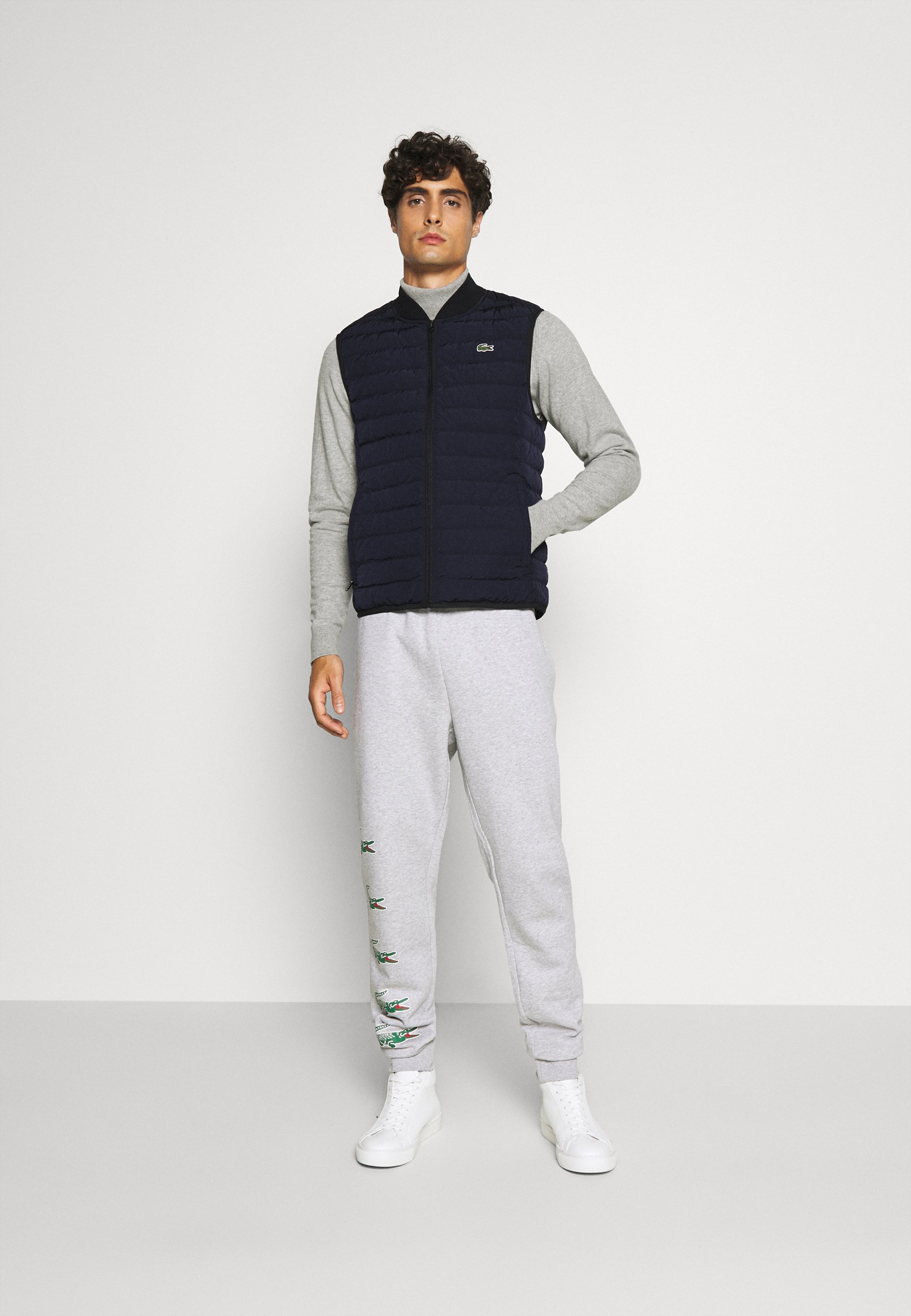 pull sans manche lacoste