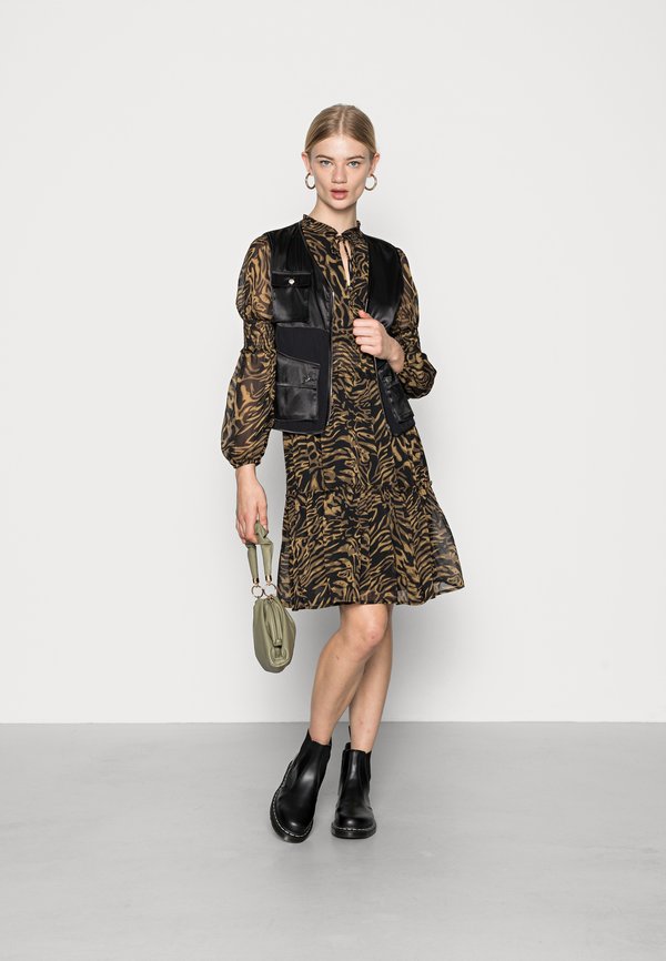 Urban Classics TACTICAL Vesta black/čierny Zalando.sk