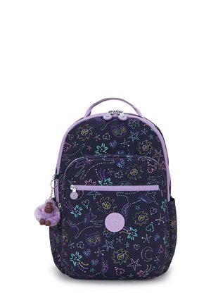 Zaino di un blu marino scuro con motivi floreali e stellari colorati, dettagli viola, doppi zip e una decorazione a forma di scimmia appesa di lato.