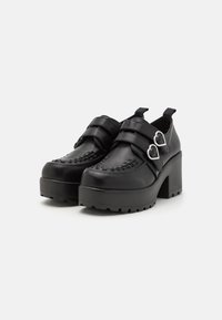 iago metal heart oxford platform shoes