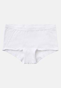 Boxer blanc sans couture en mélange de coton avec une large ceinture élastique et une jambe courte sur fond uni.