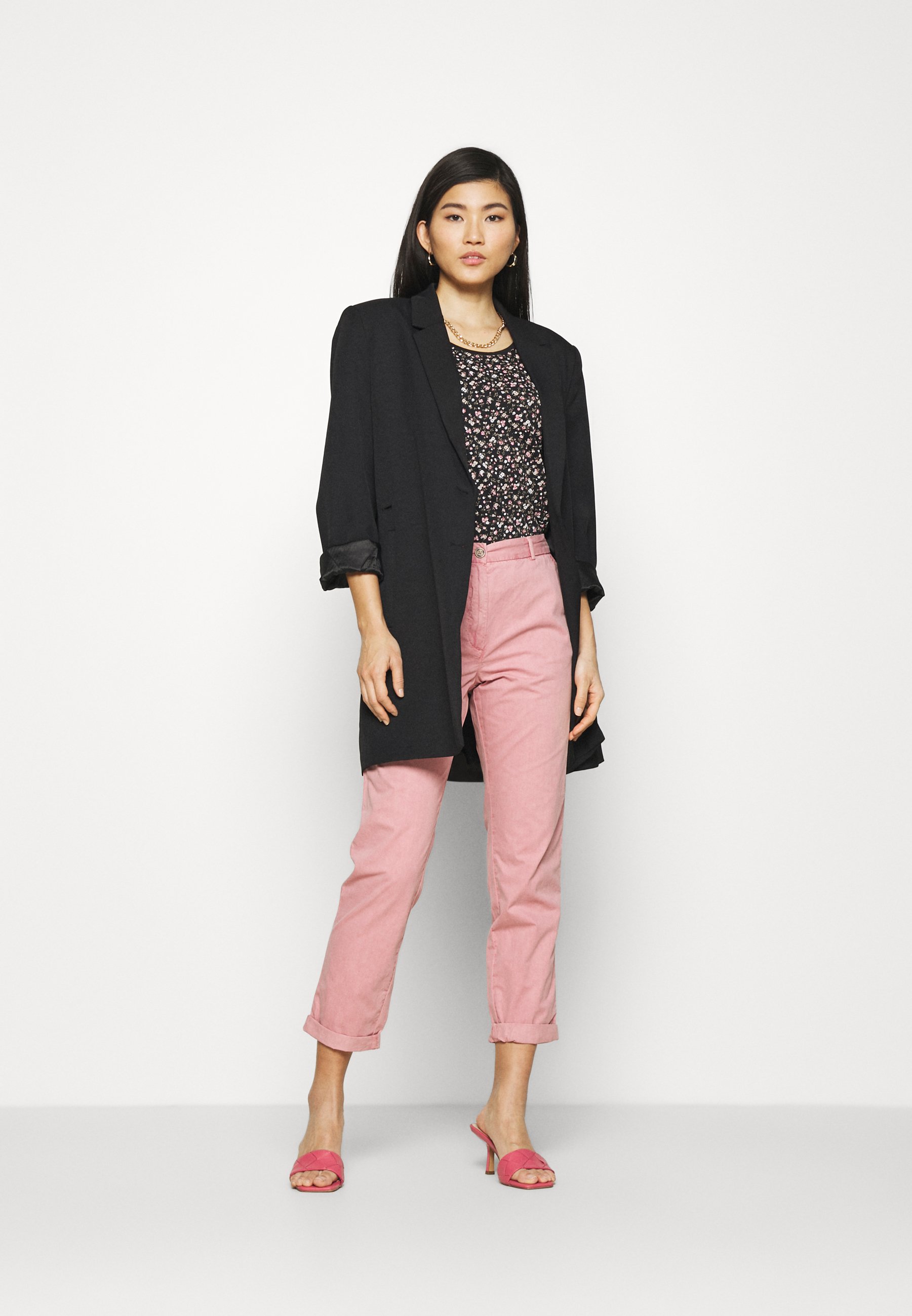 Femme Chino Femme Chino