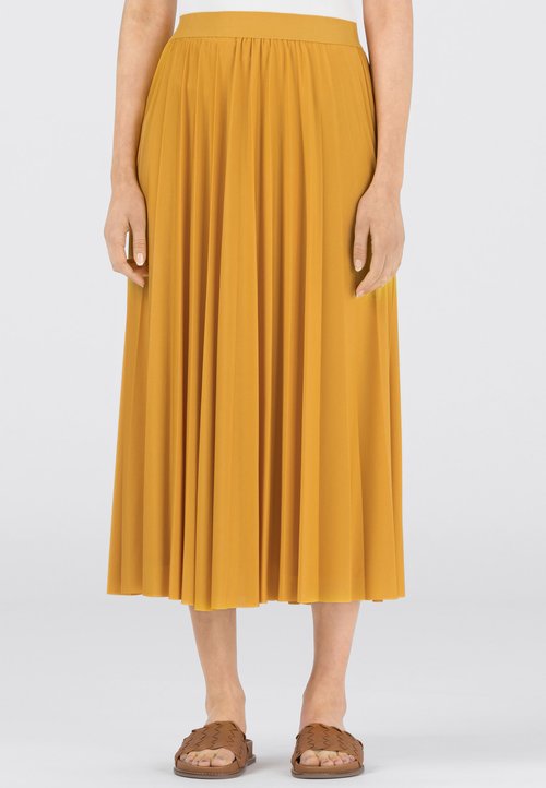 hallhuber high heels