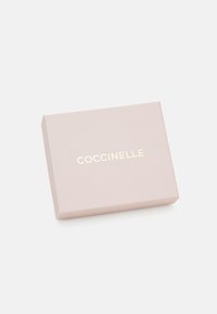 Coccinelle Denarnica - mist blue