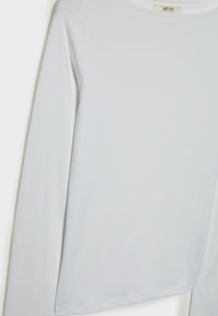 Thumbnail Image 7