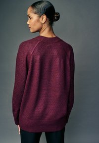 Next CREW NECK - Pulover - red berry sparkle