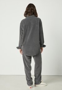 American Vintage Hlače - grigio