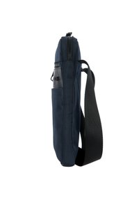 Borsa a tracolla blu navy realizzata in tessuto testurizzato con chiusura a zip, dotata di una tasca laterale e di una robusta tracolla nera per il trasporto.
