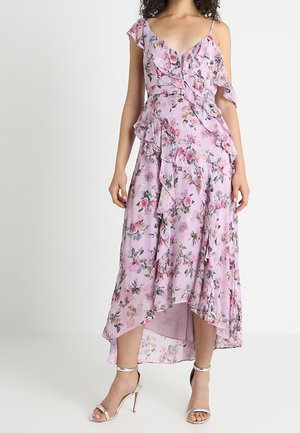 Bloemen midi-jurk in lichtpaars met ruches, een diepe V-hals en spaghettibandjes; heeft een high-low zoom en delicate rozenpatronen.