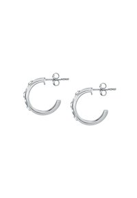 Orecchini a cerchio in argento presentano una finitura lucida con piccole pietre trasparenti incastonate su un lato. Il design è circolare e elegante.