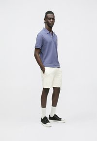 Lyle & Scott EMBLEM - Shorts - chalk