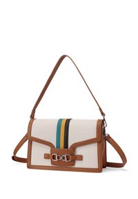 Borsa a rete beige con dettagli in pelle marrone, dotata di chiusura magnetica, design a strisce in teal, nero, giallo e una tracolla rimovibile.