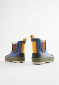 Next YOUNGER - Bottes en caoutchouc - navy blue colourblock