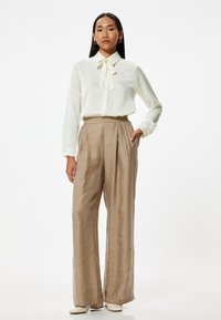 Koton BUTTONED LONG SLEEVE - Skjortebluser - off white