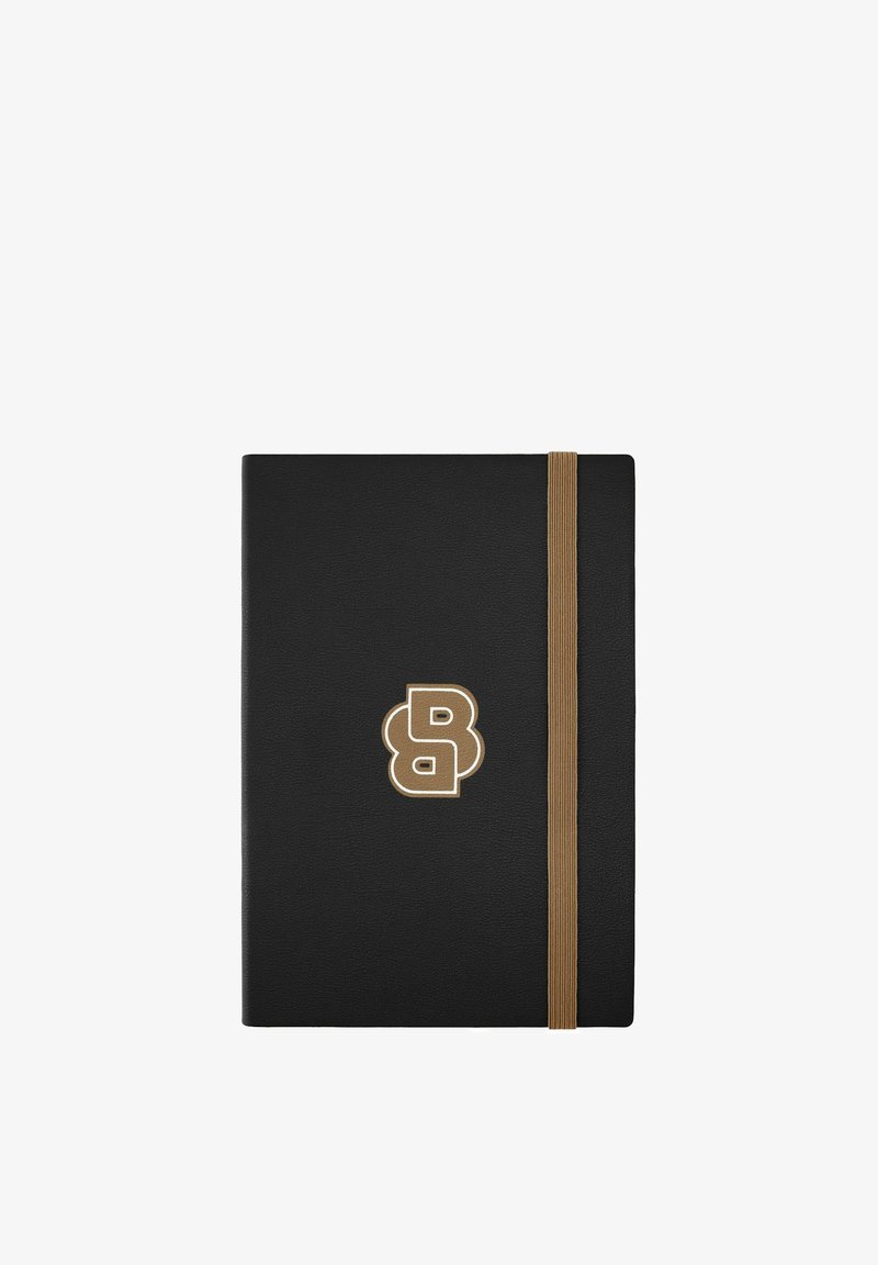 Carnet noir fermé avec bande élastique beige et logo stylisé "B" beige centré sur la couverture avant sur fond blanc.