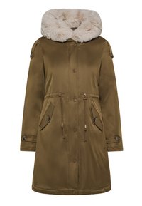 Cappotto verde oliva con cappuccio in pelliccia sintetica, apertura con zip, vita regolabile con cordino, due tasche laterali e dettagli con bottoni sulle maniche. Materiale resistente all'acqua.