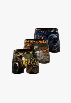 Trois paires de boxers pour hommes avec imprimés animaux : ours grizzli rugissant, profil latéral de puma et panthère noire grondante.