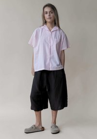 Studio Feder VILMA - Shorts - schwarz