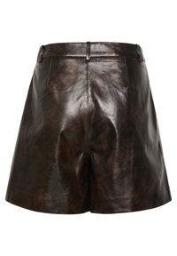 Brown leather shorts feature a smooth texture, high waist, and back pockets, with tailored seams and a straight hemline.