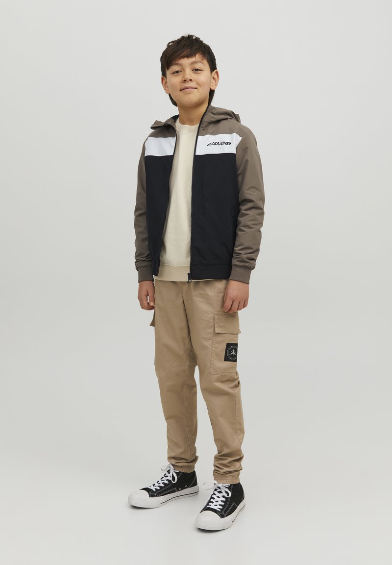 Jack & Jones Junior - JJERUSH BLOCKING HOOD - Könnyű dzseki - blocking, Nagyítás