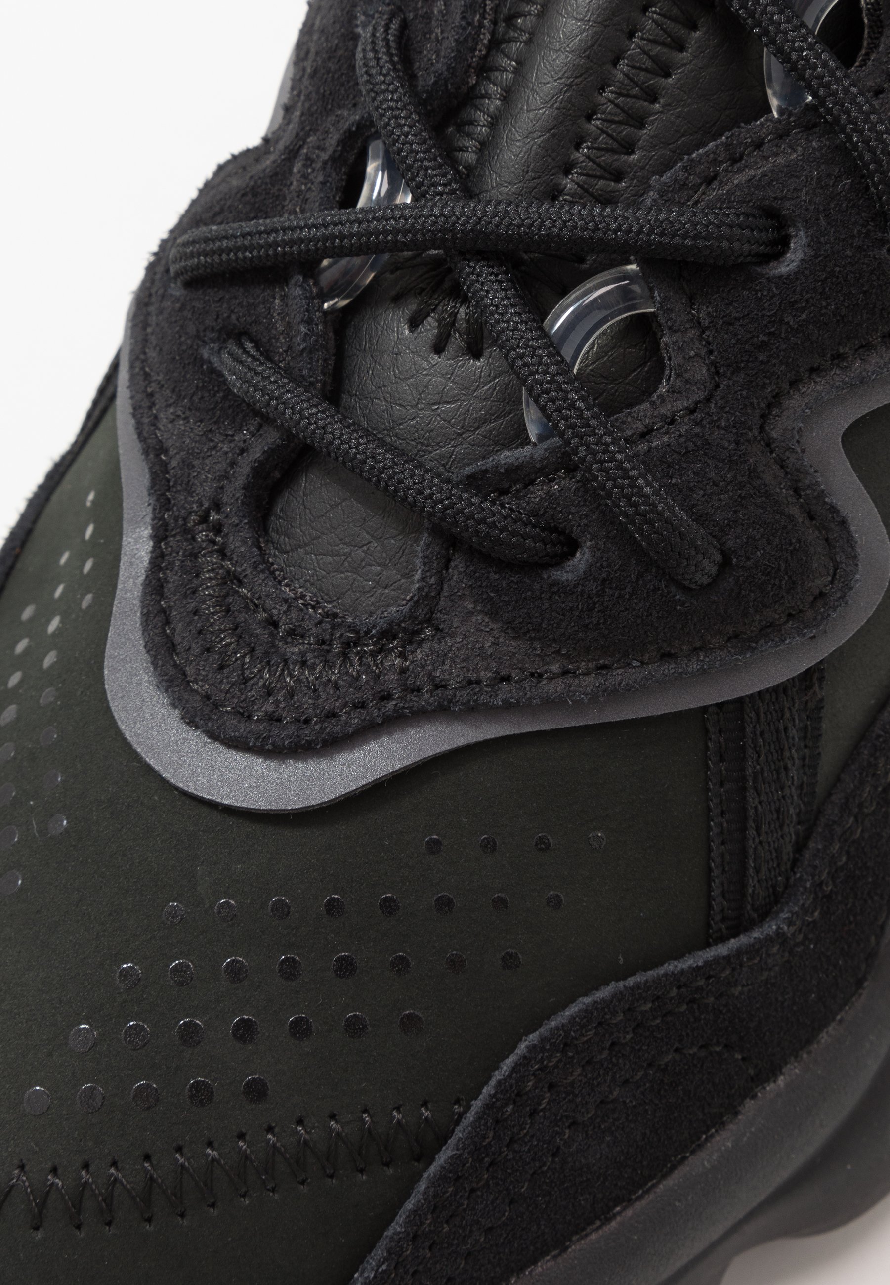 ozweego black night metallic