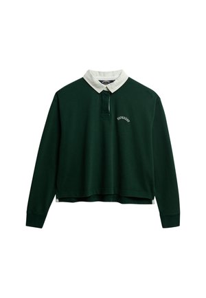 Groene lange mouw polo shirt met een witte kraag, voorzien van een knoopsluiting en een geborduurd "Superdry" logo op de borst. Verkorte ontwerp.