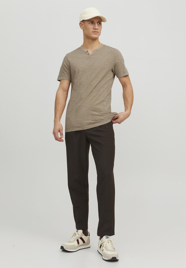 ESPLIT NECK NOOS - Basic T-shirt - crockery fit slim2