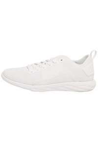Witte sportschoenen met een ademend bovenwerk van mesh, platte veters, patroonversiering aan de zijkanten en een gestructureerde zool voor grip.
