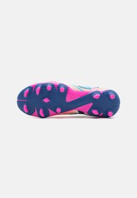 Puma FUTURE 7 MATCH VOL. UP FG/AG JR UNISEX - Botines de fútbol para terreno firme - white/luminous blue/poison pink/fizzy melon