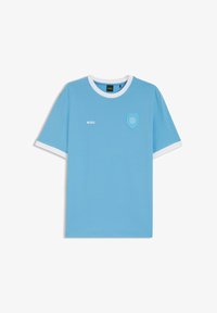 Ei valittu, light blue four