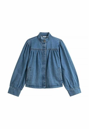 Denimjakke med lange puffede ærmer, ståkrave med knap, skjult knappelukning foran og to lodrette sidelommer.