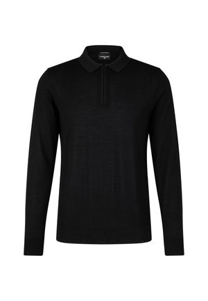 Schwarzes Langarm-Polohemd aus weichem Material, mit einem Halbreißverschluss und einem klassischen Kragen. Glatte Textur und einfaches Design.