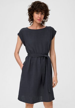 CRINKLE MET RUGDECOLLETÉ - Robe de jour - navy
