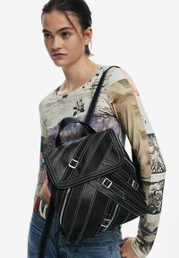 Desigual SMALL WITH STRAPS AND ZIPPERS - Matkakott - black