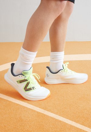 FUELCELL REBEL UNISEX - Zapatillas running asfalto - white