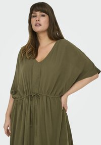 ONLY Carmakoma CARCHIARA - Dnevna haljina - khaki