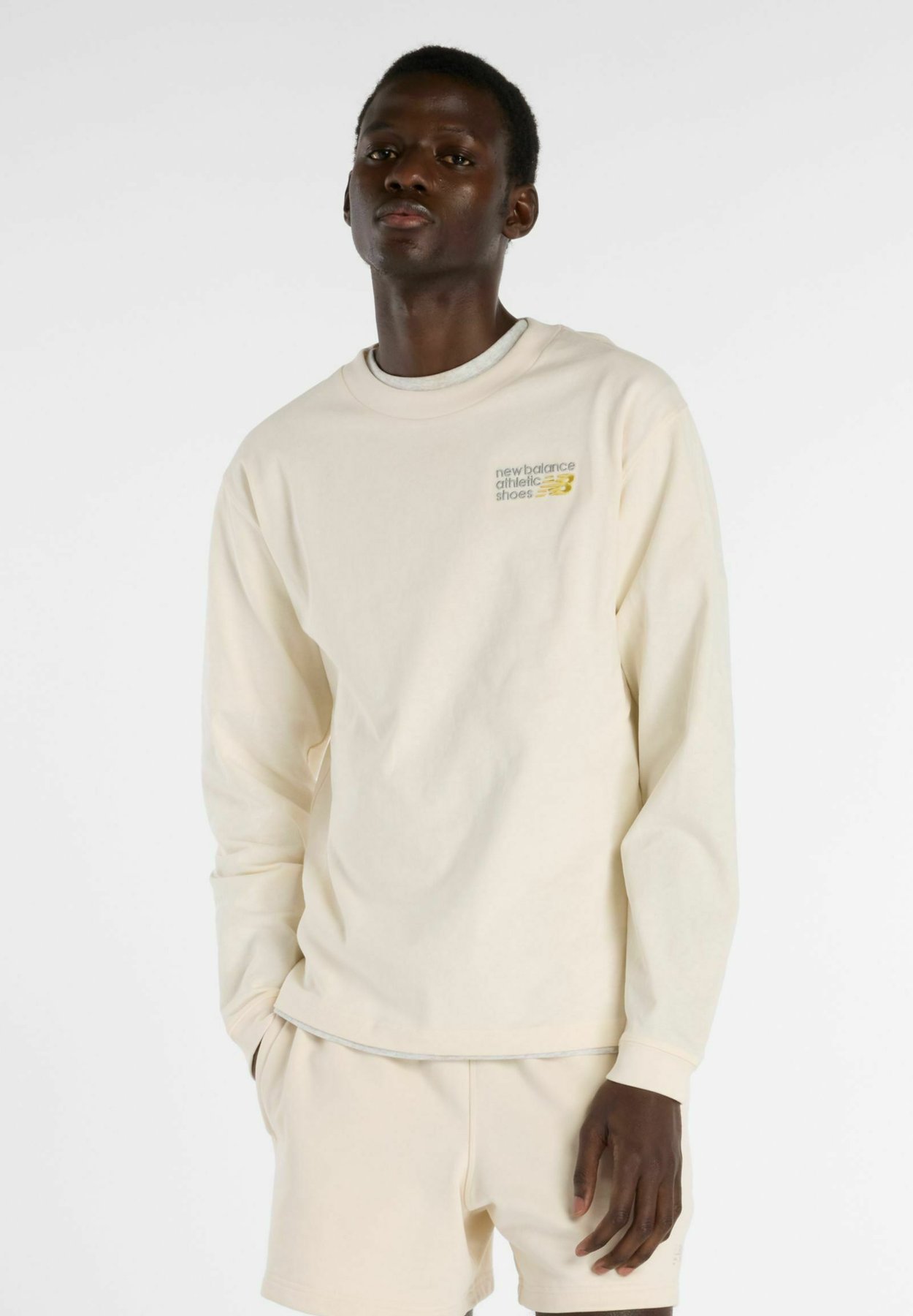 ATHLETICS PREMIUM BACK LOGO