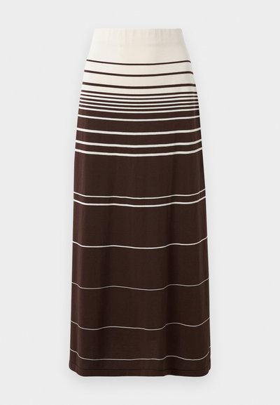 Fustă lungă maro cu dungi crem orizontale, având un talie bine definită și o textură netedă, moale. Croită pentru o siluetă lejeră.
