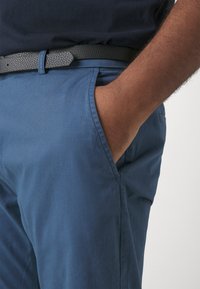 Jack's Sportswear SUPERFLEX PANTS - Chinos tipa bikses - true blue