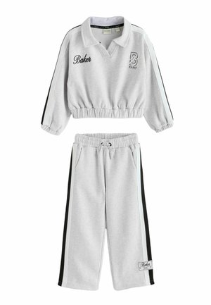 Baker by Ted Baker, REGULAR FIT - 2 PIECE VARSITY RUGBY SWEAT & JOGGER SET  . - Tracksuit - grey