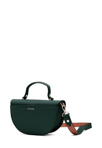 Grüne strukturierte Handtasche mit runder Form, strukturiertem Finish, oberen Griff und verstellbarem Schulterriemen. Ausgestattet mit goldfarbener Hardware.