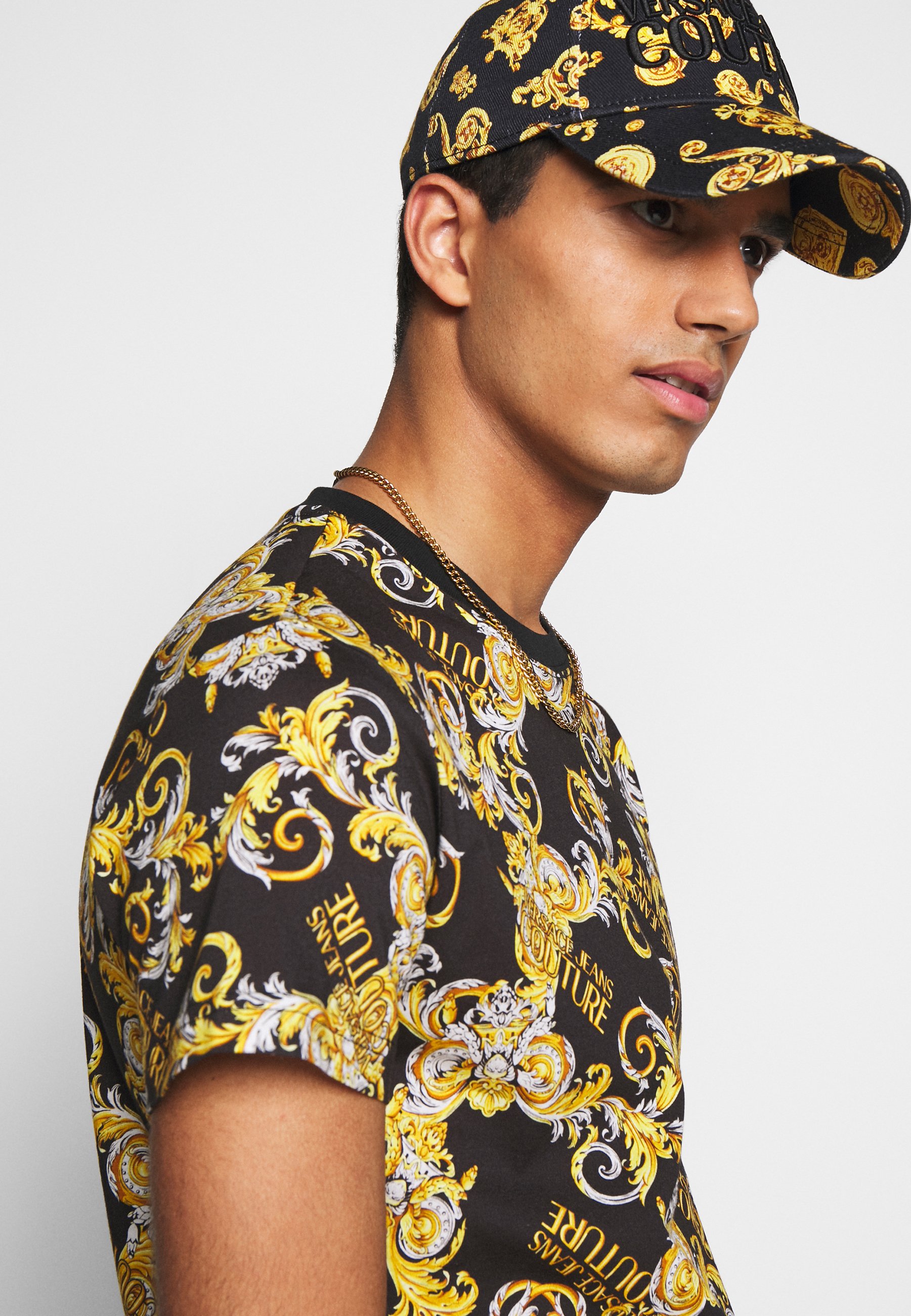 Versace Jeans Couture PRINT NEW LOGO T shirt print nero Versace Jeans Couture PRINT NEW LOGO Sweater neroZwart
