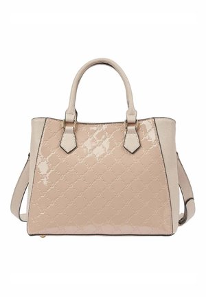 Bolso de mano beige de cuero charol con patrón de diamantes en relieve, doble asas cortas y correa de hombro ajustable.