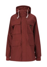 Röd vattentät jacka med huva, flera framfickor, justerbara dragsnören och elastiska ärmslut. Tillverkad av slitstark tyg.