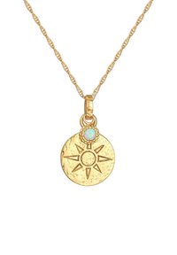 Goldene Halskette mit einem strukturierten runden Anhänger, der ein Sonnendesign zeigt und einem kleinen Opal-Akzent an der Spitze. Die Kette hat ein verdrehtes Design.