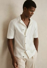 Reiss REGULAR FIT -  TEXTURED CUBAN-COLLAR - Hemd - white