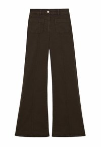 Hnedé široké rifle s vysokým pásom, s dvoma zadnými vreckami, zapínaním na gombík a výraznými vertikálnymi švami vpredu.