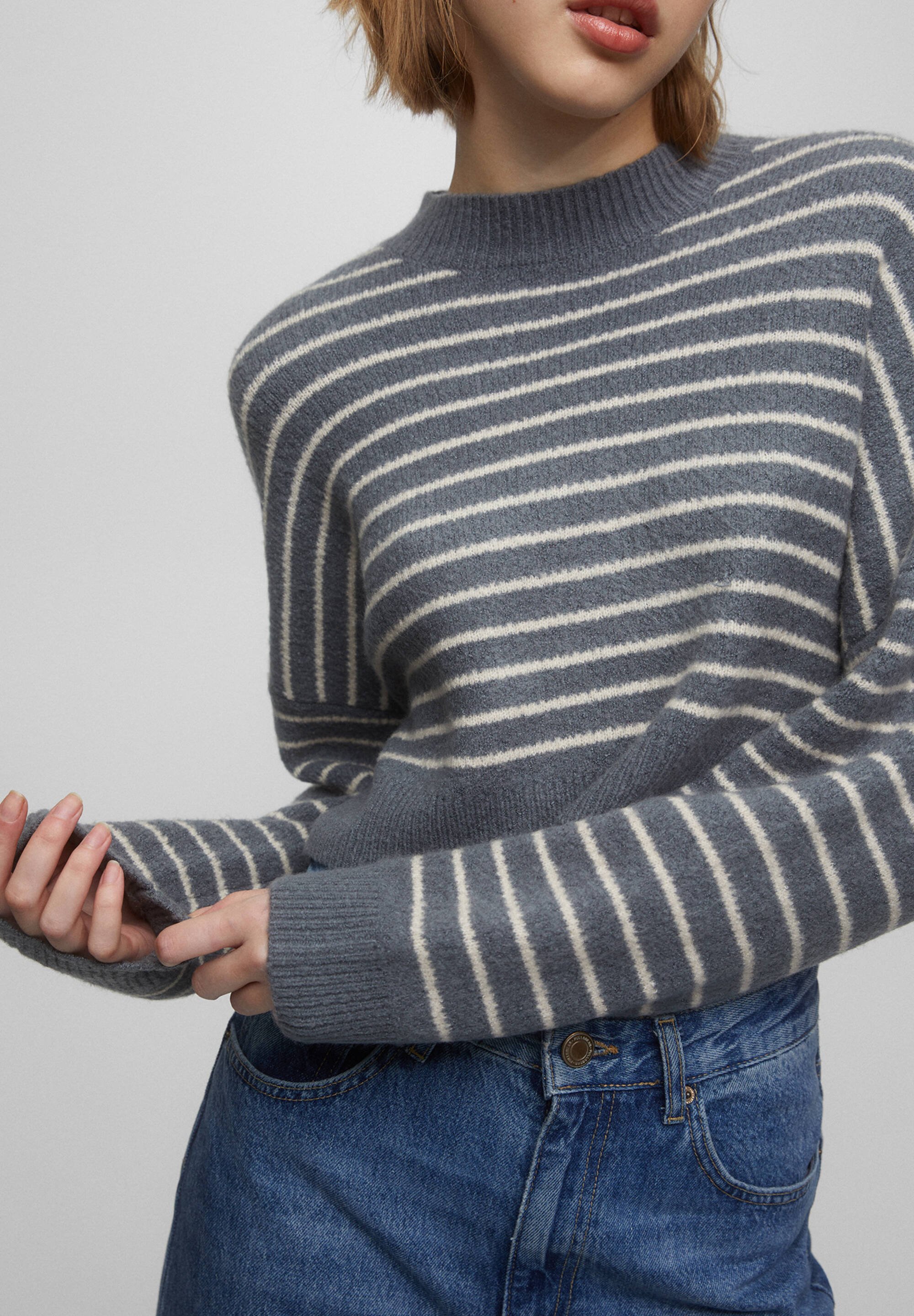 mock turtleneck striped