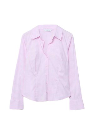 Svetloružová dámska blúzka na gombíky s jemnými vertikálnymi pruhmi, dlhými rukávmi a klasickým golierom.